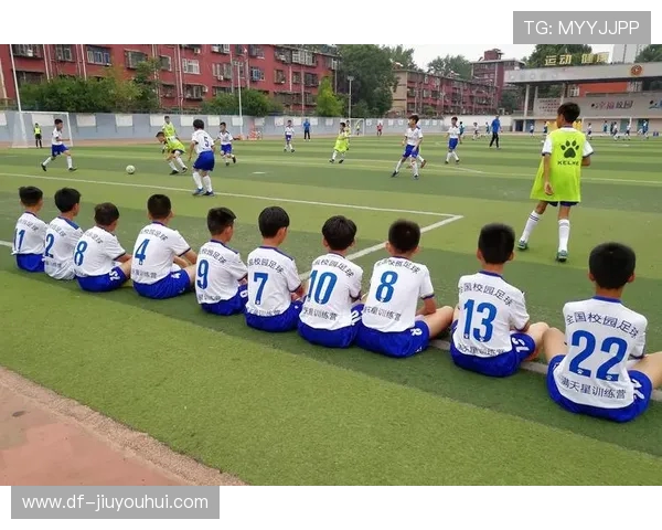 张硕涵在绿茵场上的奋进之路与青春热血的足球梦想征程