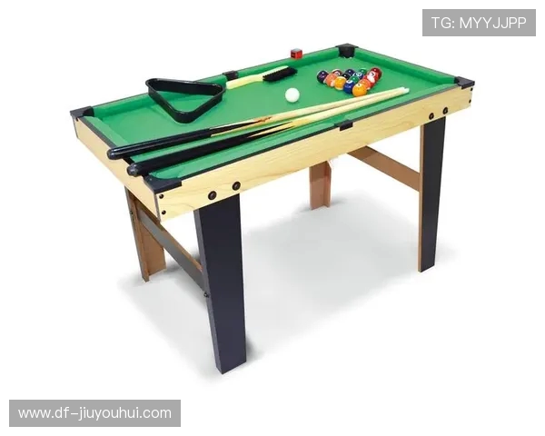 精致桌上迷你足球模型摆件时尚家居装饰品打造独特个性空间